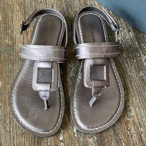 BERNARDO Tegan sandals